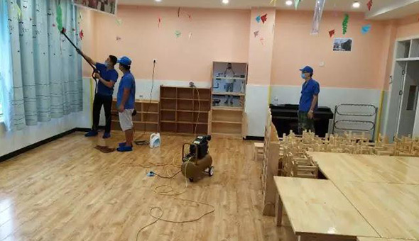 專(zhuān)業(yè)團(tuán)隊(duì)，持證上崗